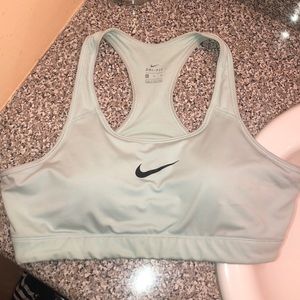 Brand new xL nike sports bra